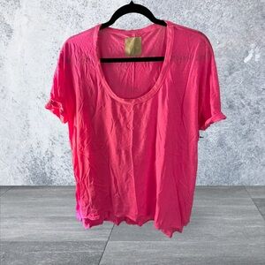 Chaser Relaxed Fit Tee Shirt with side splits. NWT